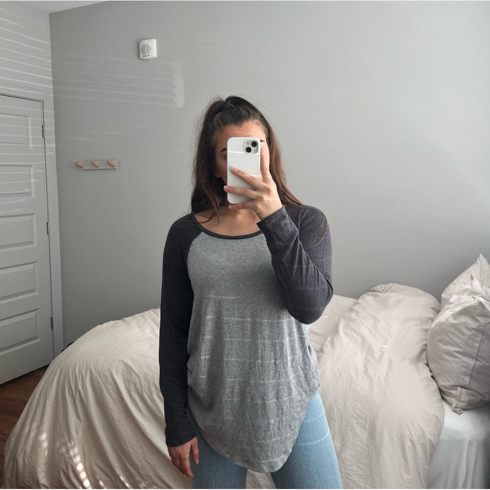 American Eagle long sleeve baseball tee